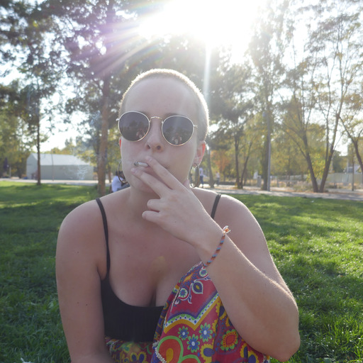 nuttenrot:  yvnglatinpvssy:blasphemouss:  Can’t Feel My Face//