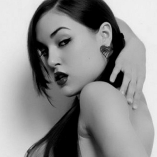 sinfulpassions:  I want someone to run there their fingers through