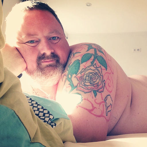 Wow, so fucking hot!I’d suck you everyday daddy. 