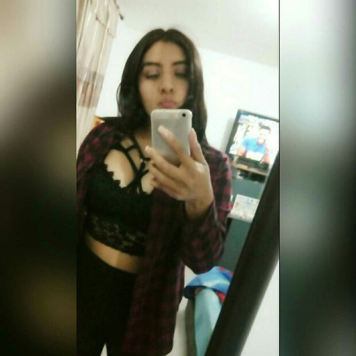 Por esos primeros besos que nos damos con alguien.