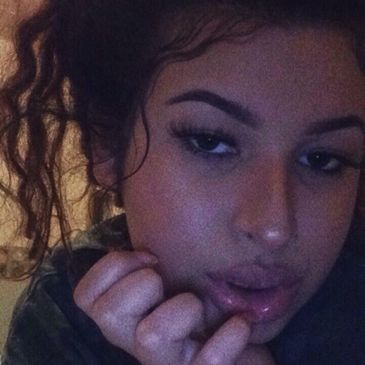 moltinghearts:I feel so colorless and unmemorable. Like I don’t