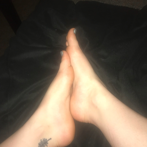 ariellefootgoddess:  Send asks! I’m friendly and won’t bite