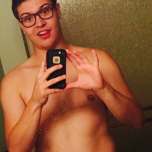 ohyeselifresh:  my neck my back my pizza and my snacks 