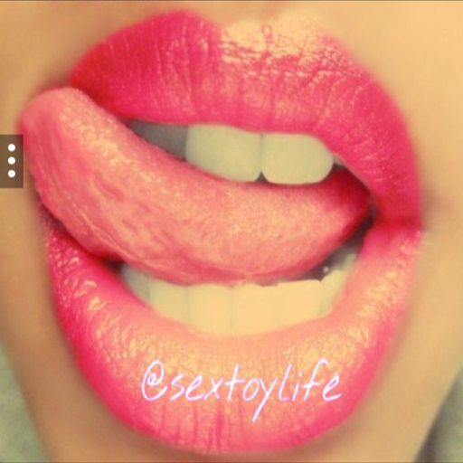sextoylife:  Use www.shehooksup.com for free live sex chat