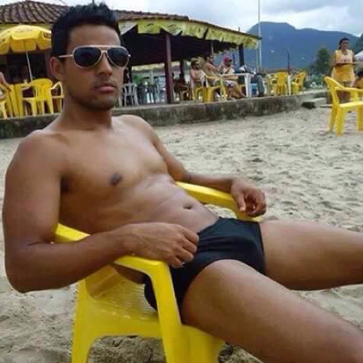 latindadnyc:  vegasbeefy:  So fucking hot!  Latindadnyc: Ayyyyy
