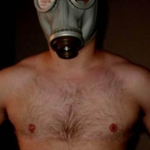 maskandtubes:  a hot muscle top i’ve been skyping with sent