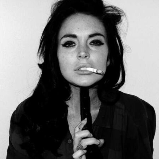 Ni bonita, ni inteligente,ni divertida,simplemente no soy nada.