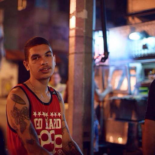 Só liguei o rádio e ouvi com o coração, cada rap ali me dizia