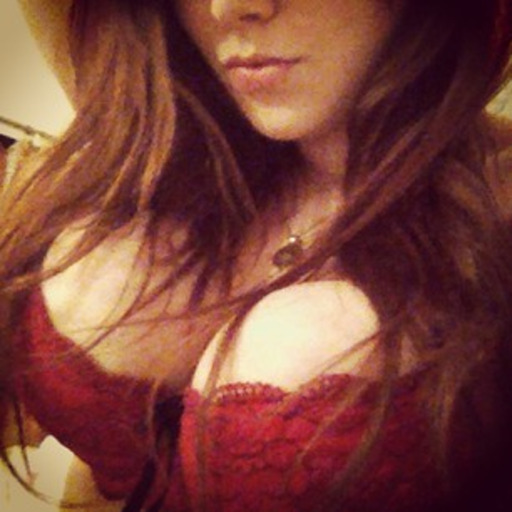 Awfully sexually frustrated tonight. Off to play ;)