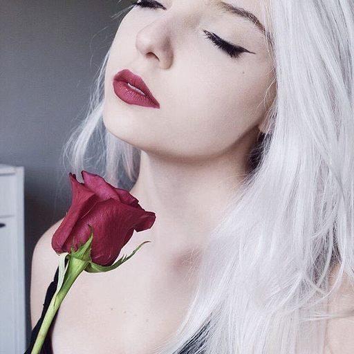 Ester, 22