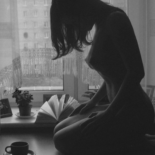 the-fancies-of-a-twisted-maiden:  🖤   Sure fucking would be