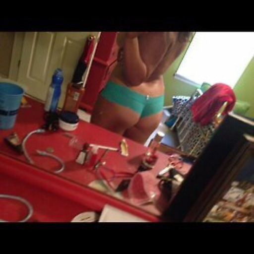 loverealsex:  Lesbian.