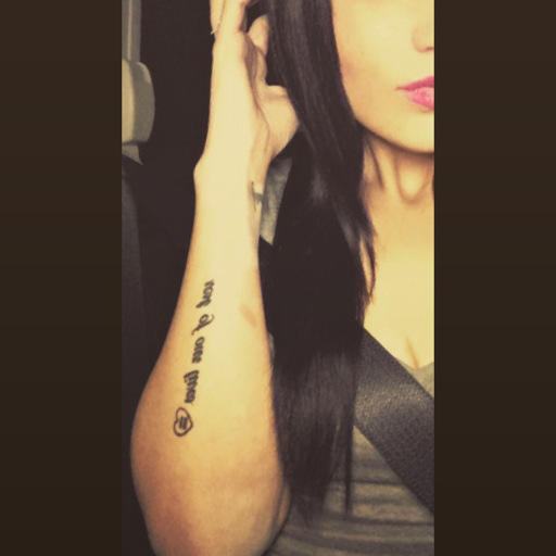 cherrybombkisses:  Just need a cutie who’s down to explore