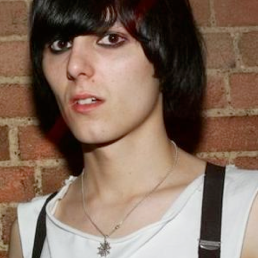 joshua-baeward:This is such a weird Photoshoot of the Horrors