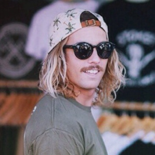 SEU SORRISO É LINDO, E MOTIVO DOS MEUS. 
