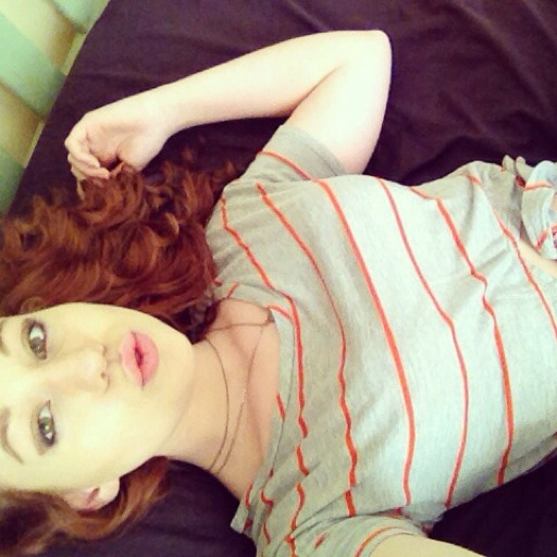 jjcatfish:  This little honey is so hot & sexy! 