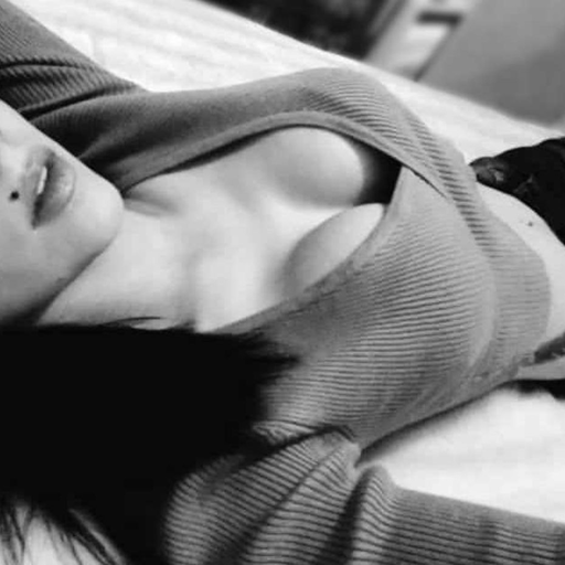 submissivezerlina: her-garden-of-eden:  Craving behind lustful