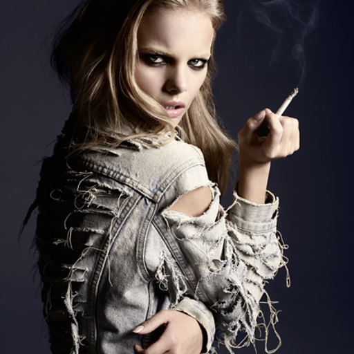 ✘ Woman w Class