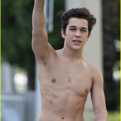 austinmahonesbulge:  Some really big bulge while playing basketball