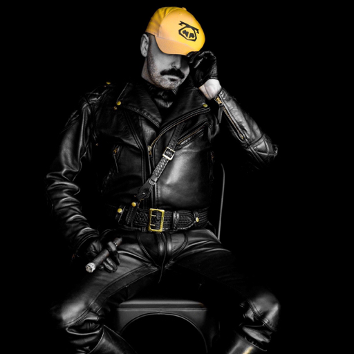 one-last-look-photography:  Celebratory cigar in honour of reaching