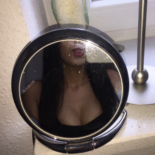 nutzlosesmaedchenmitherz:  Fuck fake friends.