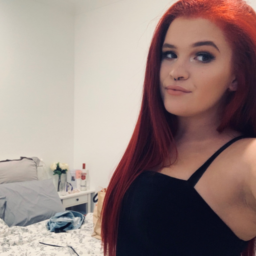 thrashturbate:  Making someone smile and moan at the same time