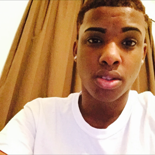 jaykool305:  jermaineee:  Flexing that ass for you  Bae