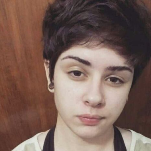 Desviado: homossexual que passou a gostar de mulher.