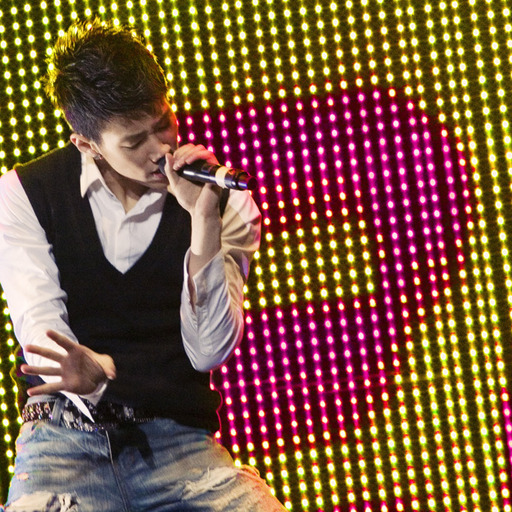 Junhyung! faint!!!!  ilovegikwangjoonmir:  amira check this out!!