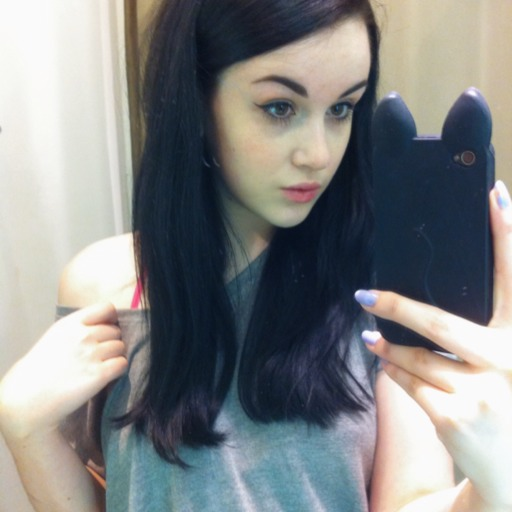 pophercherry:  i like well brought up boys who hold my hand in