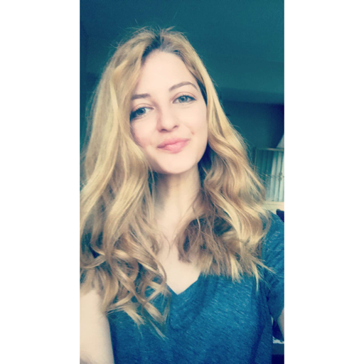 Onu görünce sevinip ama belli etmemeye çalışmak sevdaya