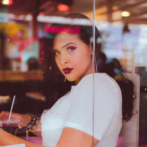 👑