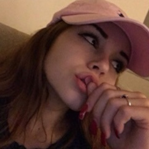 Amor, me olhar assim é covardia.