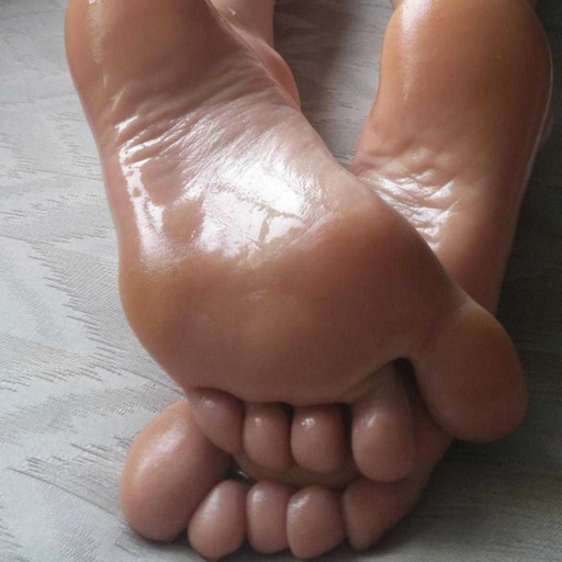 obsessedsblog:  love-of-feet-and-soles:    Dont own this post