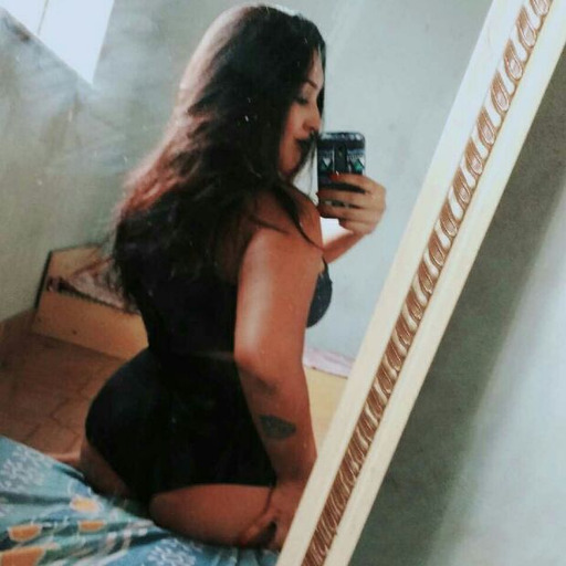 Na frase "Eu amo você", o sujeito está "longe".