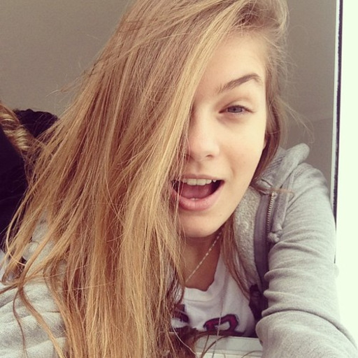 Toda pequena, toda safada. 