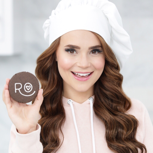 rosannapansino:  New video! Had a blast hanging out and baking