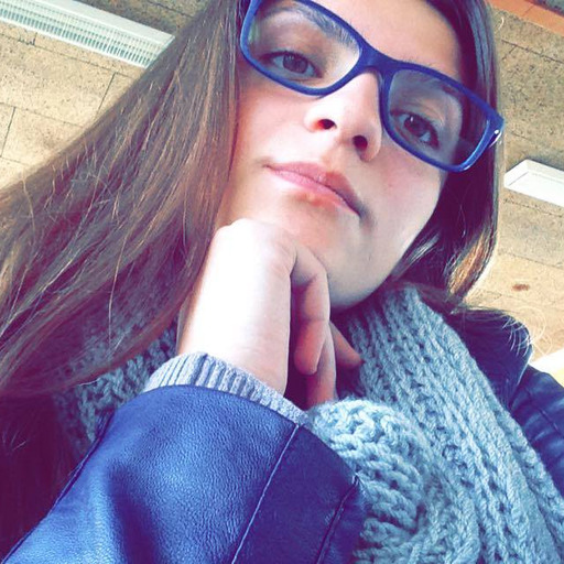 Em um dia me amava, no outro me esquecia. 