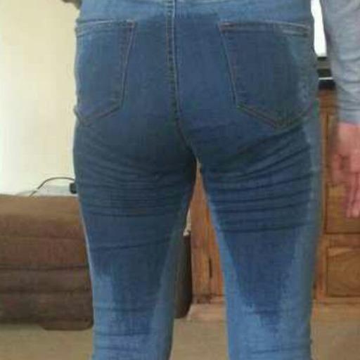 i like girls in pissed jeans n.panties .