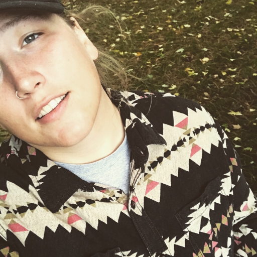 itstooscarytodie:  Girls sitting on my lap facing me is my weakness..