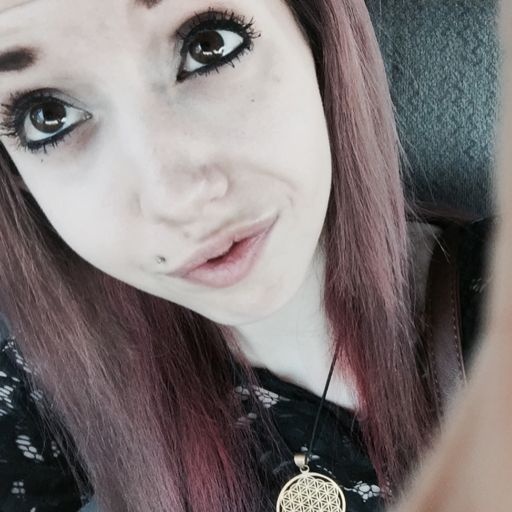 She Talks About The Place Between The Sun