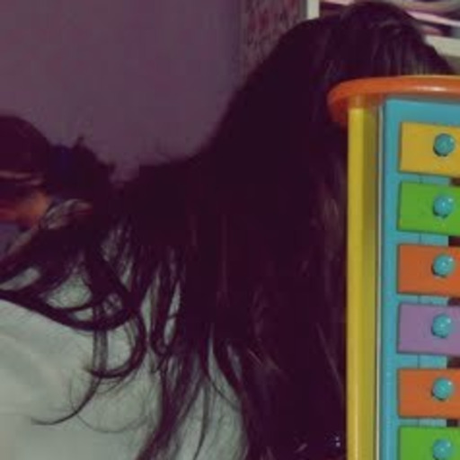 Mô, to morrendo de saudade de você.