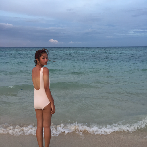 You know a girl is hurt, when she ignores you.