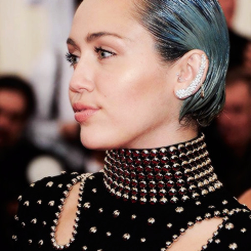 natnovna:  i deserve a miley cyrus in my life i’m a good person 
