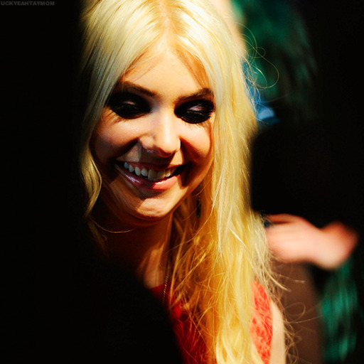xxxxmomsen-blog:  10 Things You Didn’t Know About Taylor Momsen
