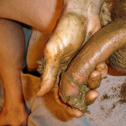 thecumandpissdump:  FUCK I NEED SOME PISS NOW