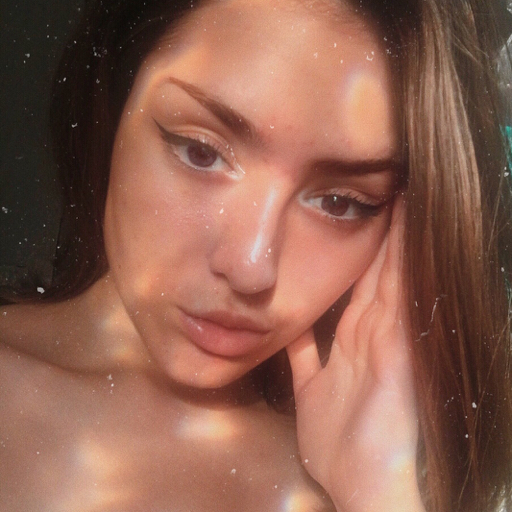 mikethemac26:  bblittleangel:    Gorgeous, she must be from a