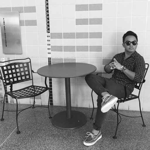 itsjayr:  It’s A Fail..But Whatever I’m Bored(I’m Using
