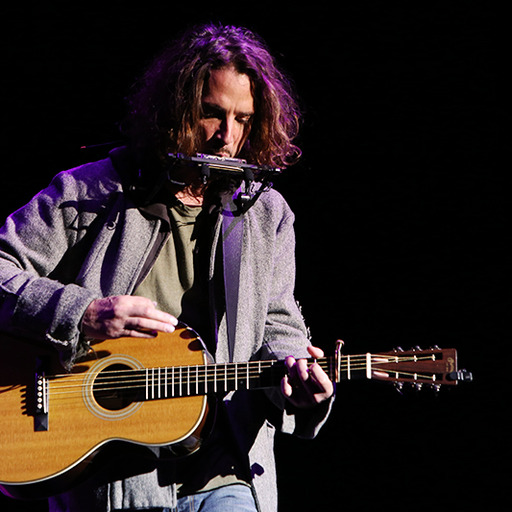 lifewasted:  hey remember when Chris Cornell shot a confetti