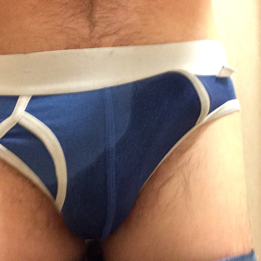 dirty-briefs:Needed a small wee, so thought there’s no need